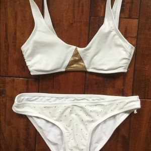 Aerie Bikini in white and gold 🏖🏖